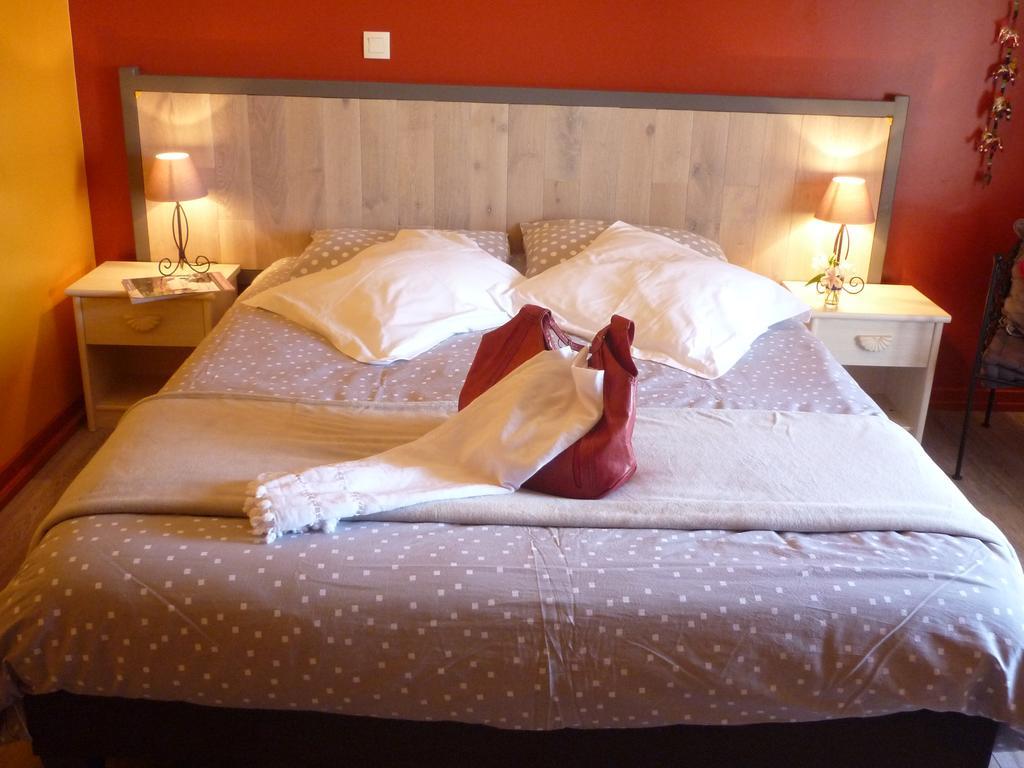 Chambres D'Hotes L'En Haut Des Vignes Merignac  Bilik gambar