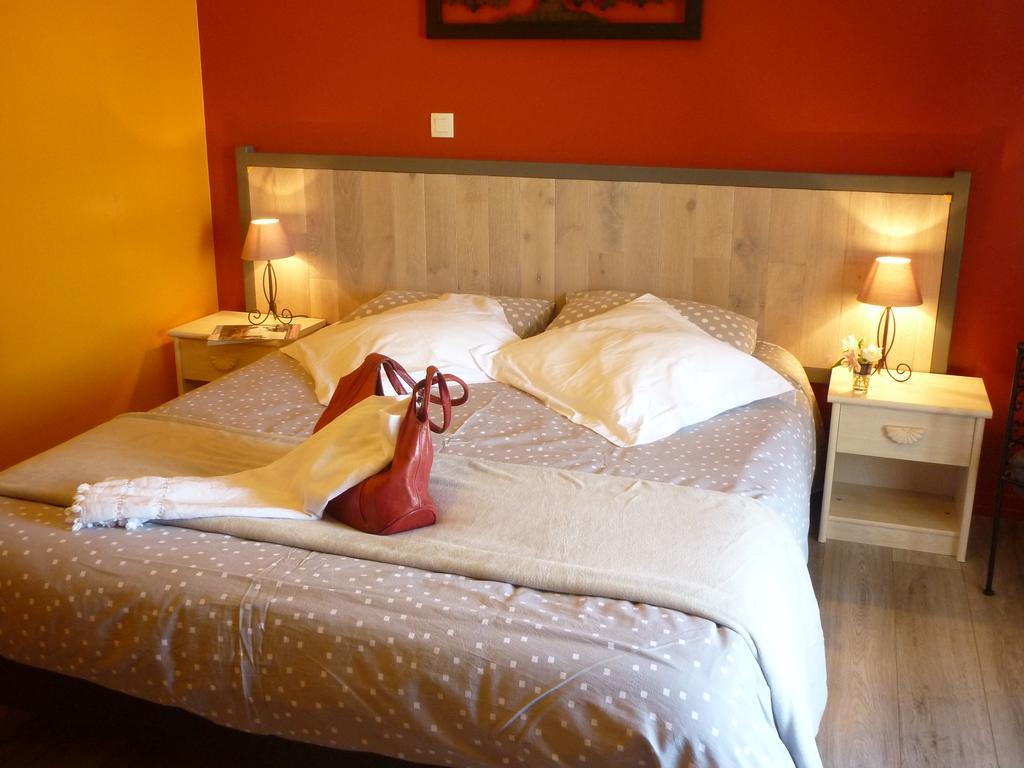 Chambres D'Hotes L'En Haut Des Vignes Merignac  Bilik gambar