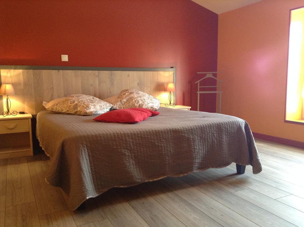 Chambres D'Hotes L'En Haut Des Vignes Merignac  Bilik gambar