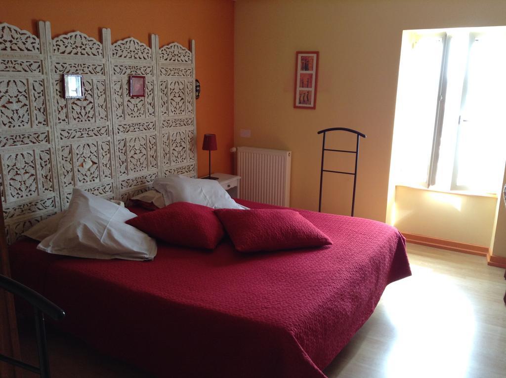 Chambres D'Hotes L'En Haut Des Vignes Merignac  Bilik gambar