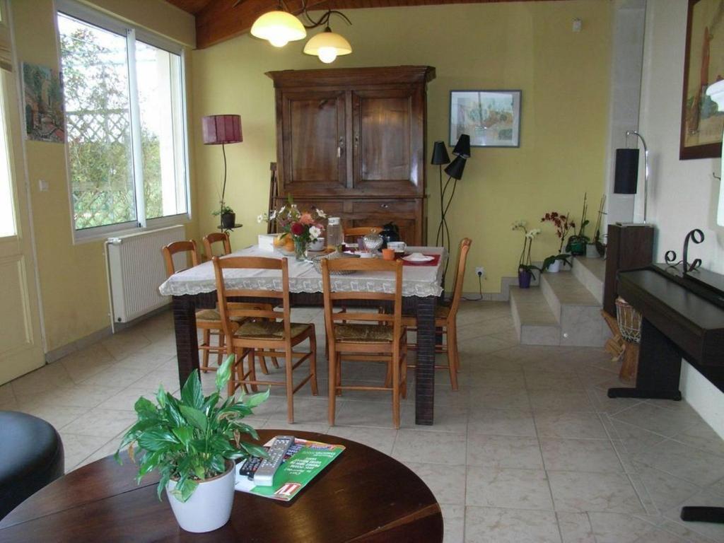 Chambres D'Hotes L'En Haut Des Vignes Merignac  Luaran gambar