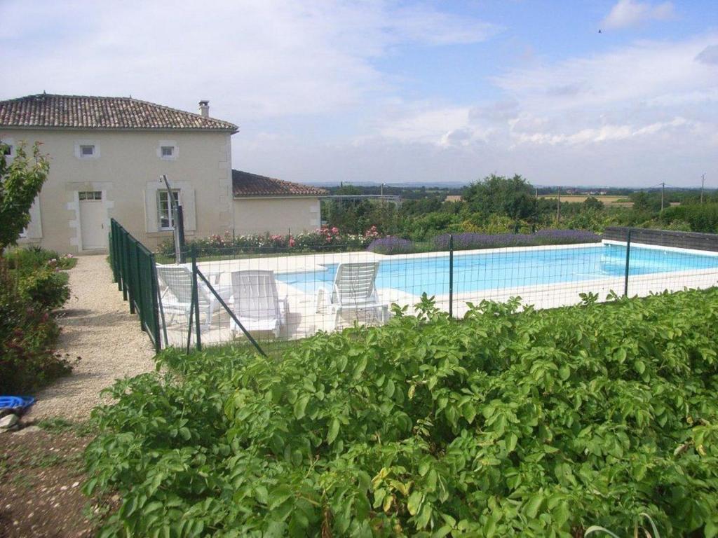 Chambres D'Hotes L'En Haut Des Vignes Merignac  Luaran gambar